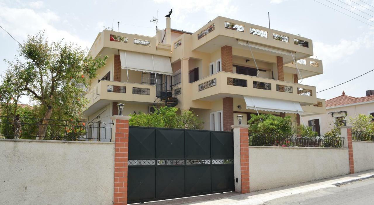 Daire House With Quiet Garden Kíssamos