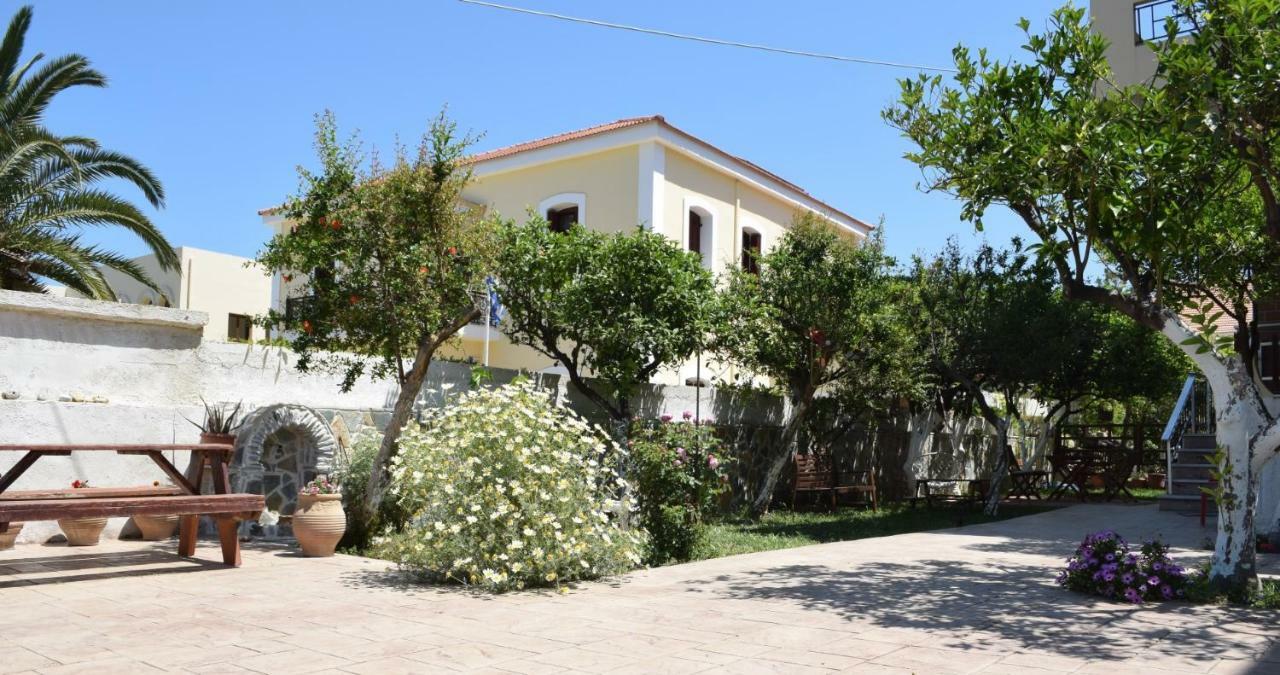 House With Quiet Garden Daire