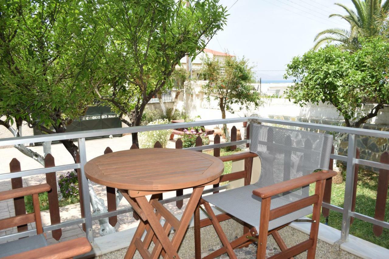 House With Quiet Garden Daire